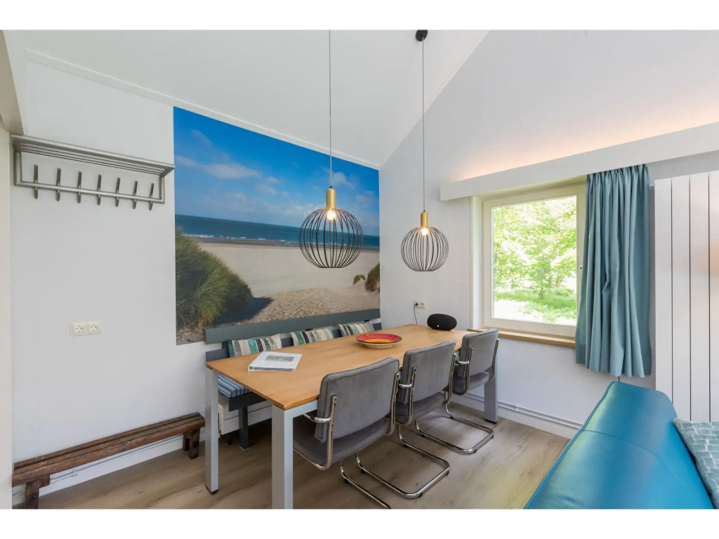Appealing holiday home in Vrouwenpolder with garden