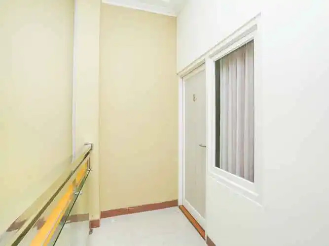 OYO Life 2446 Kost Putri Gubeng Kertajaya