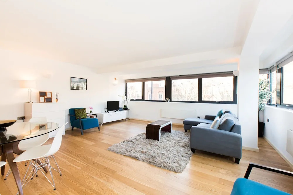 Luxury 2bed Apartment in Kensington A1