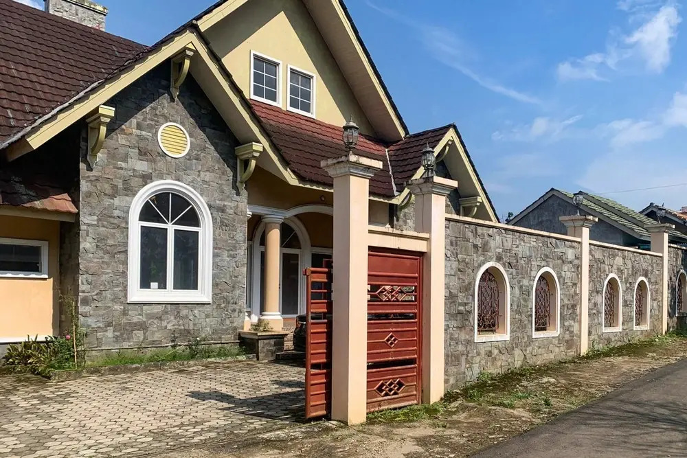 Urbanview Hotel Villa Q Gisting by RedDoorz