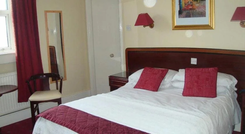 OSheas Hotel