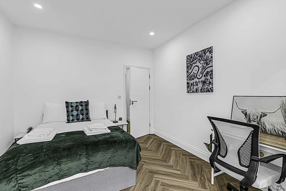 Beautiful 3 Bed Abode in Hanwell