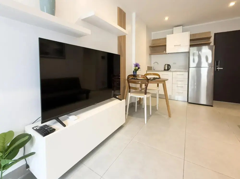 Garden View Apt- 1BR T1-103