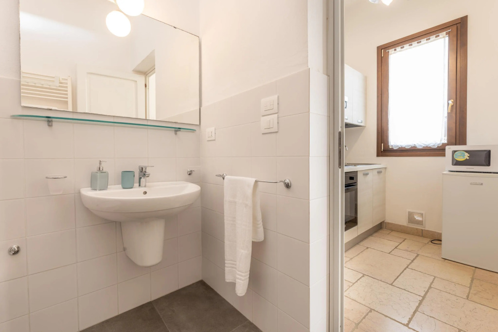 Early1900S Studio Apartment, Pool