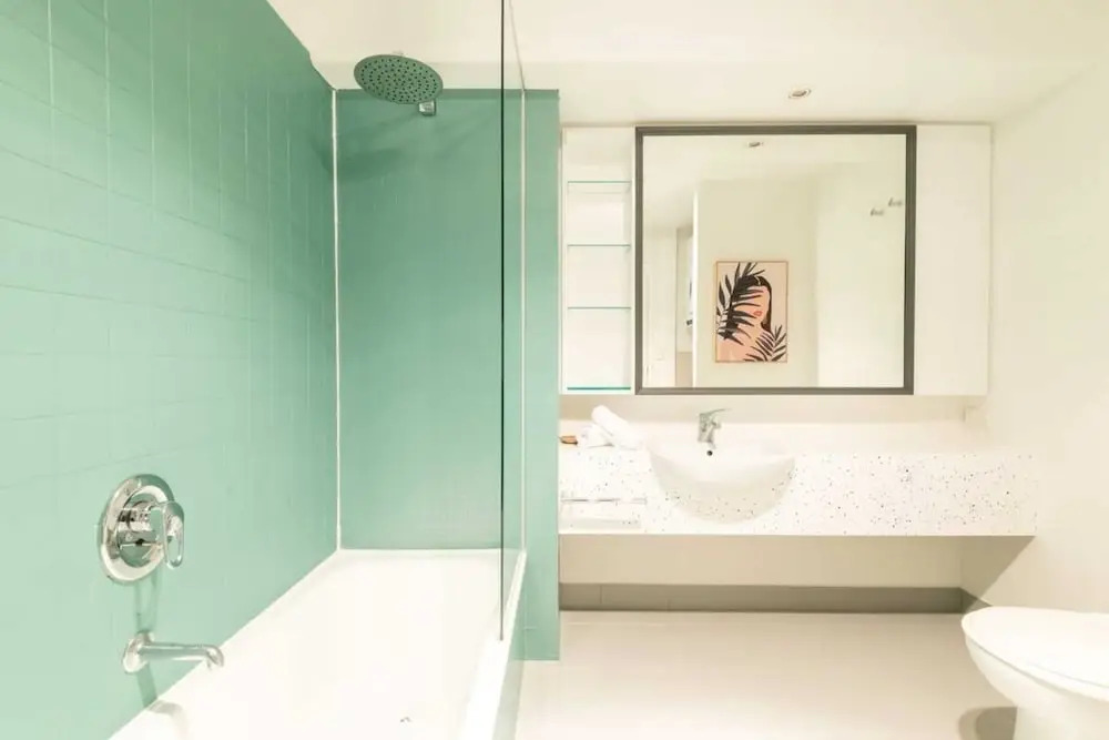 Beautiful 1 Bedroom Apartment Next to Southern Cross Station