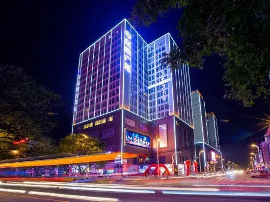 Pingliang Xida Holiday Hotel (South Gate Night Market Liuhu Park)