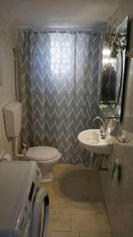 Immaculate 2-bed Apartment in Zografou