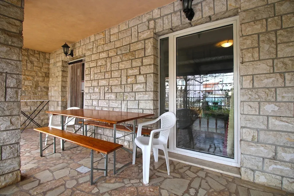 Apartment 1954