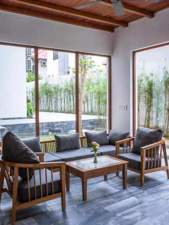 Vinh Hung Old Town Hotel