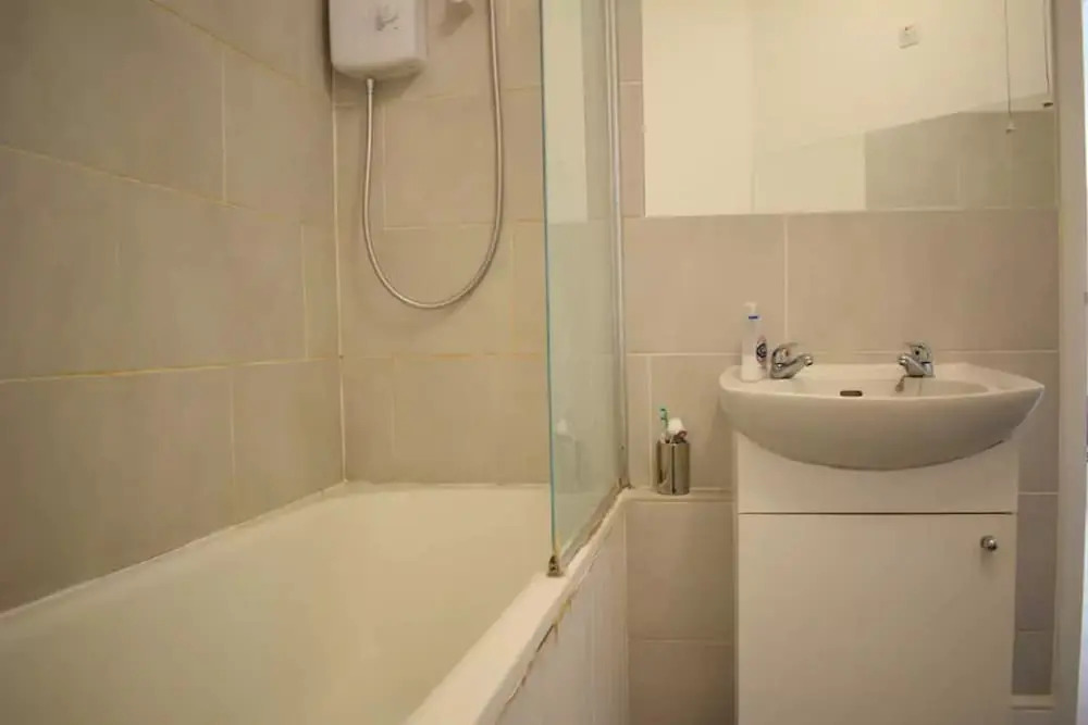 1 Bedroom Apartment With Beautiful Views in Hampstead