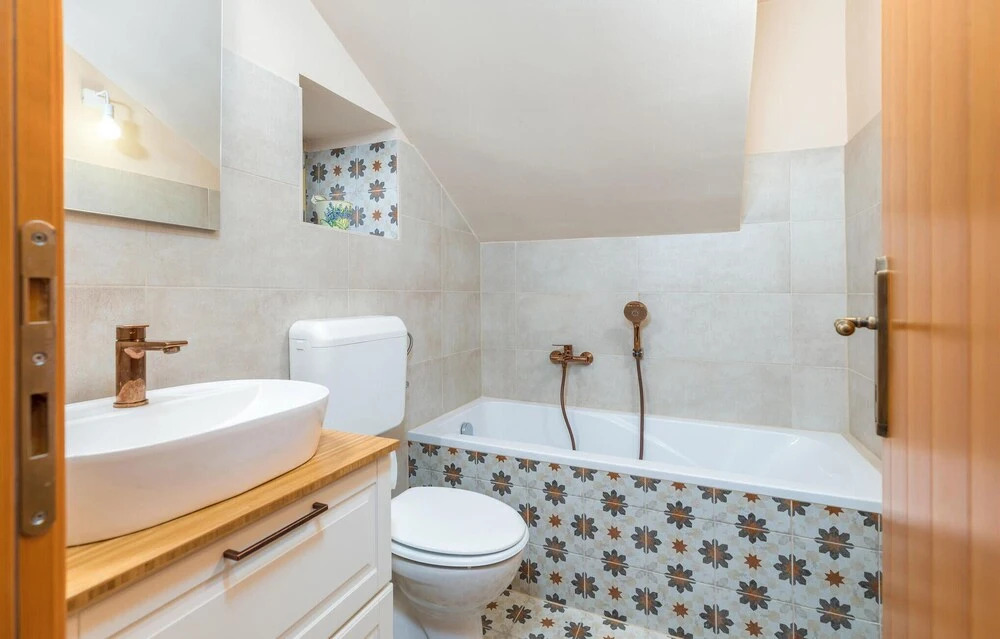 Beautiful Home in Marcana With Wifi and 2 Bedrooms