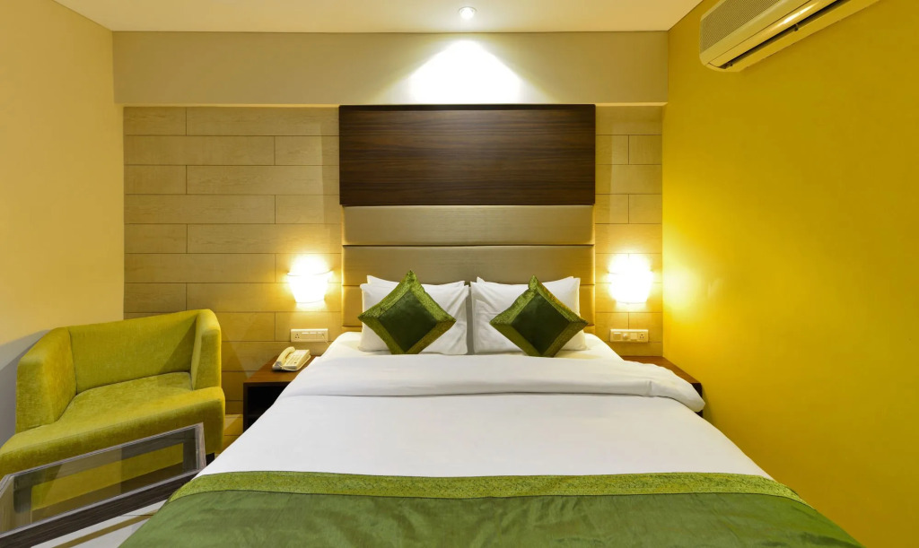 Click Hotel Vadodara