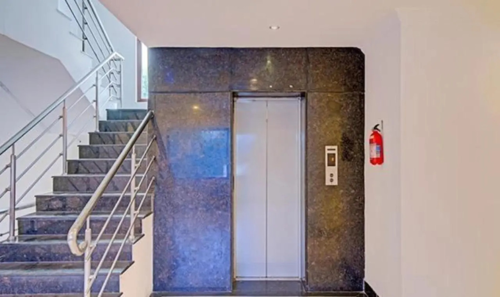 FabHotel Skyry