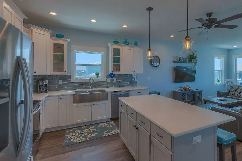 Beach Hop Apartment 4 Bedroom