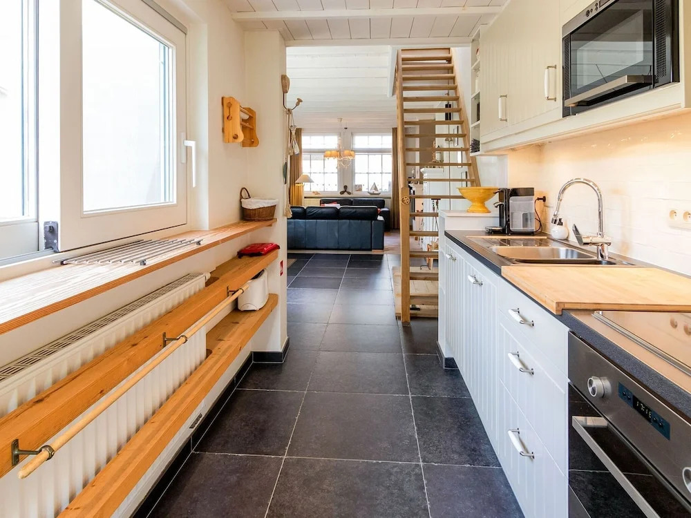 Spacious Holiday Home in Nieuwpoort With Garden