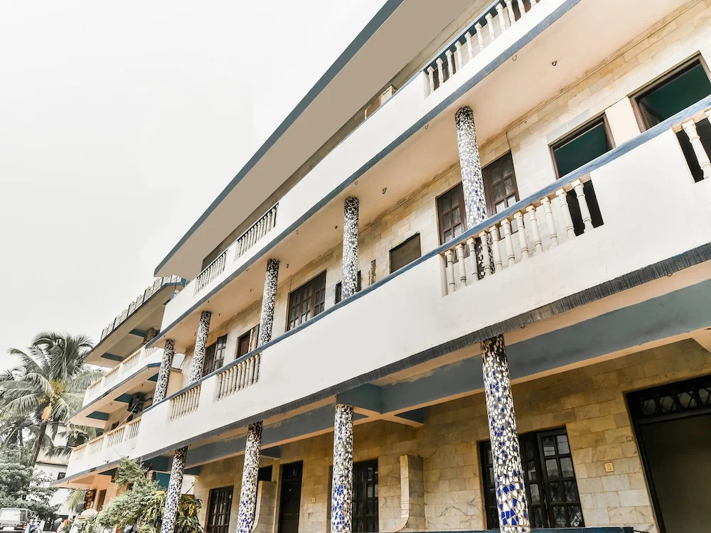 OYO 18507 Blue Marine Resort