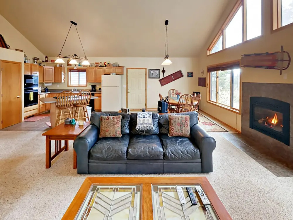 38 County Road Home #8506