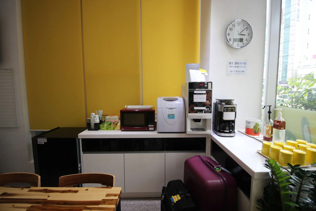 24 Guesthouse Nampo Station
