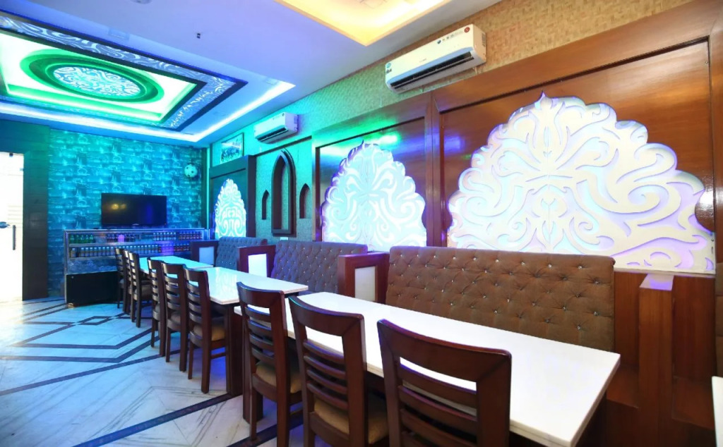 Hotel GST Grand Plaza