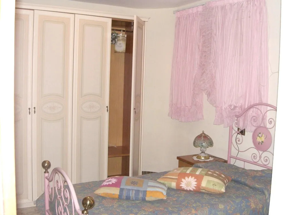 Apartment With 2 Bedrooms in Quartu Sant'elena, With Wifi Near the Beach