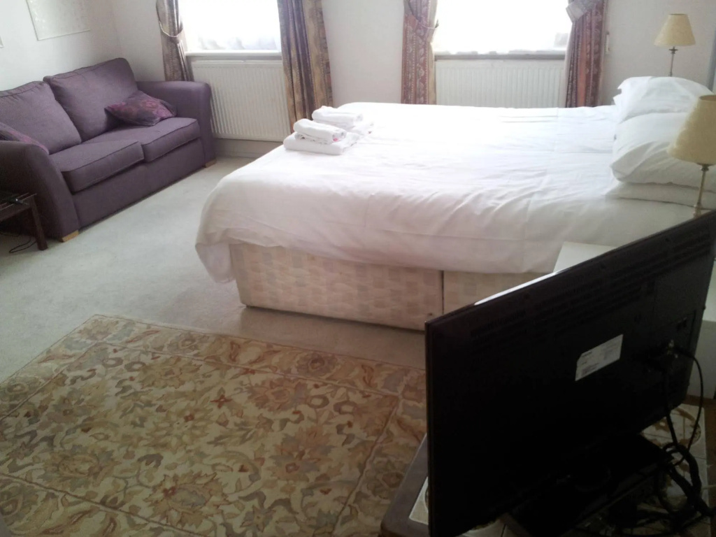 Kensington Court ApartHotel