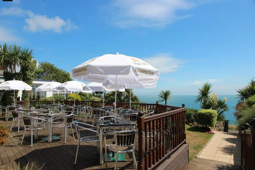 Carlton Hotel