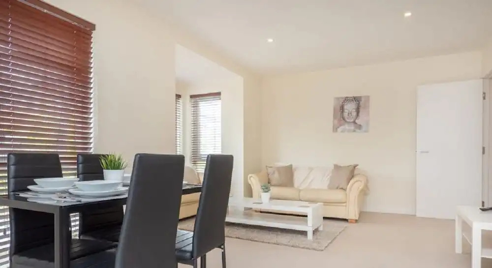 Open plan 2 Bedroom Apartment