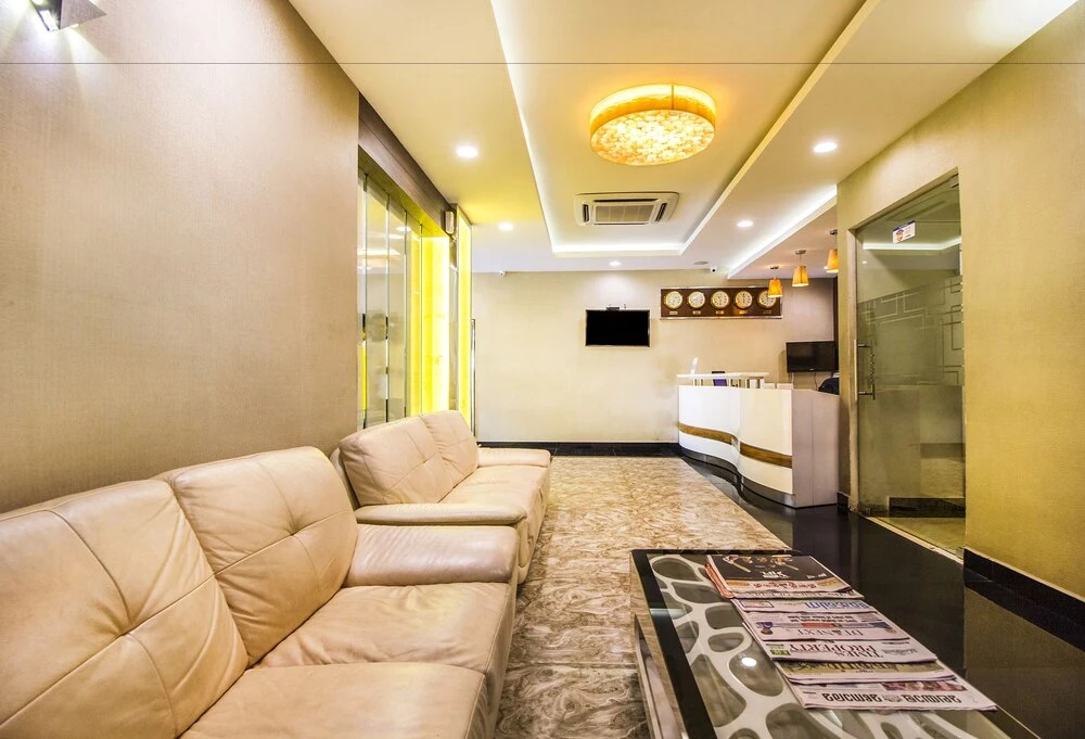 FabHotel Alreef Residency Vadaplani