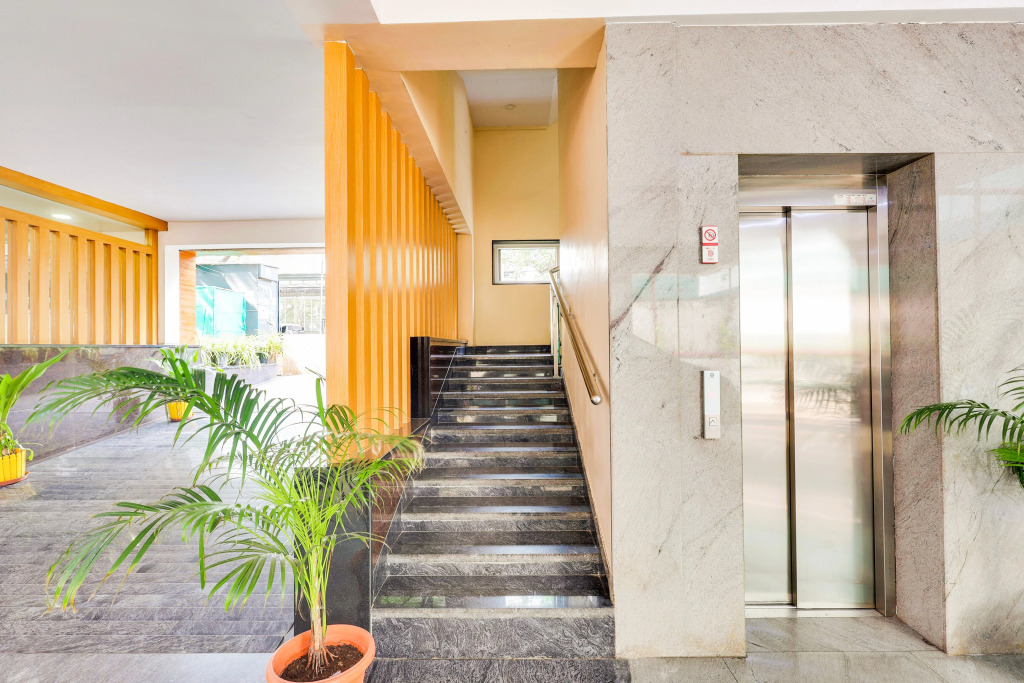 Super OYO Townhouse Visakhapatnam