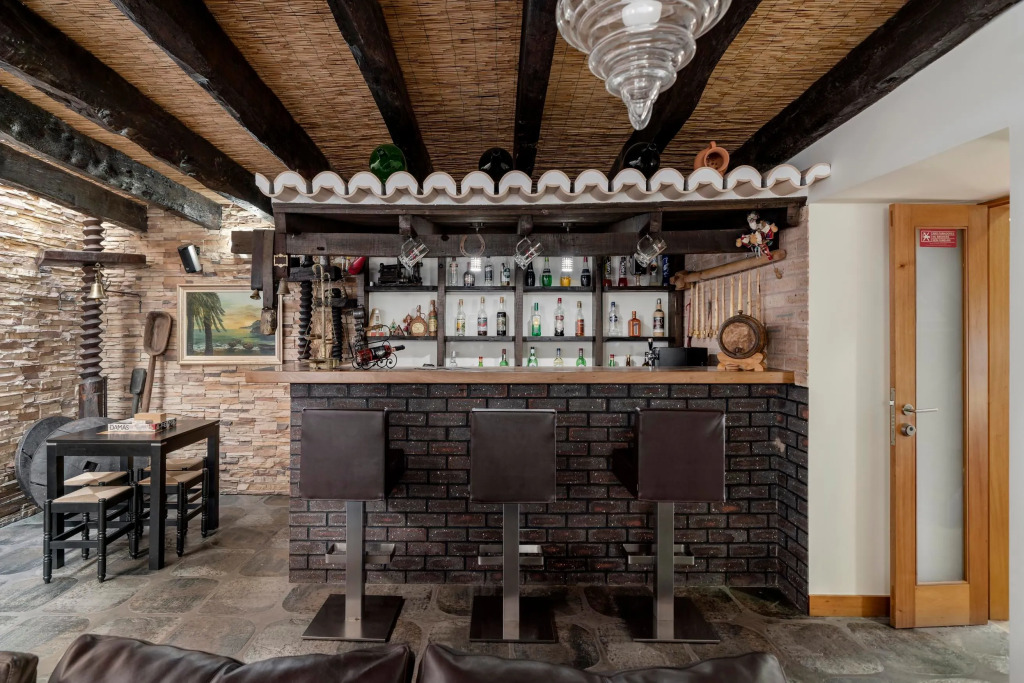 Fabulous holiday villa in Prazeres, Calheta, AC, pool, garden | Cris’s Home