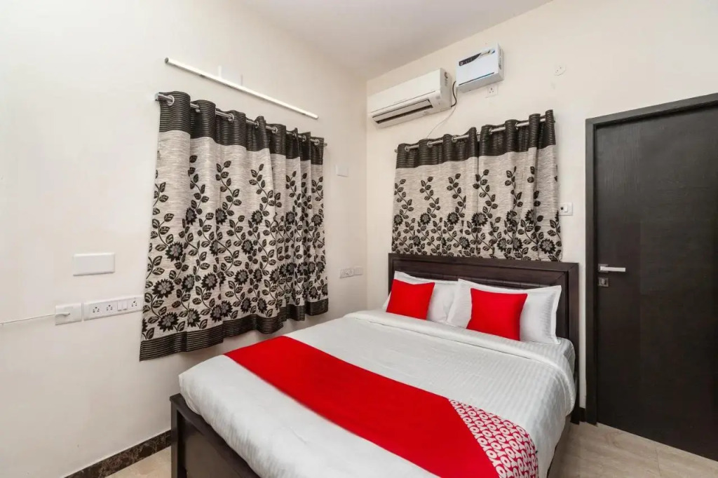 OYO 28257 Skye Service Apartments