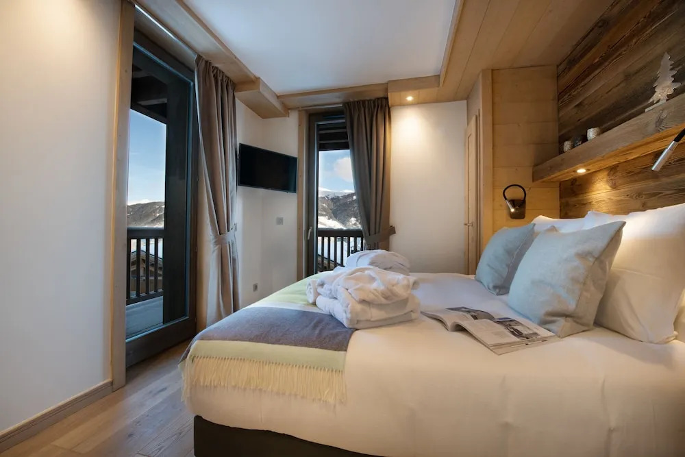 Yellowstone Lodge Chalet 4