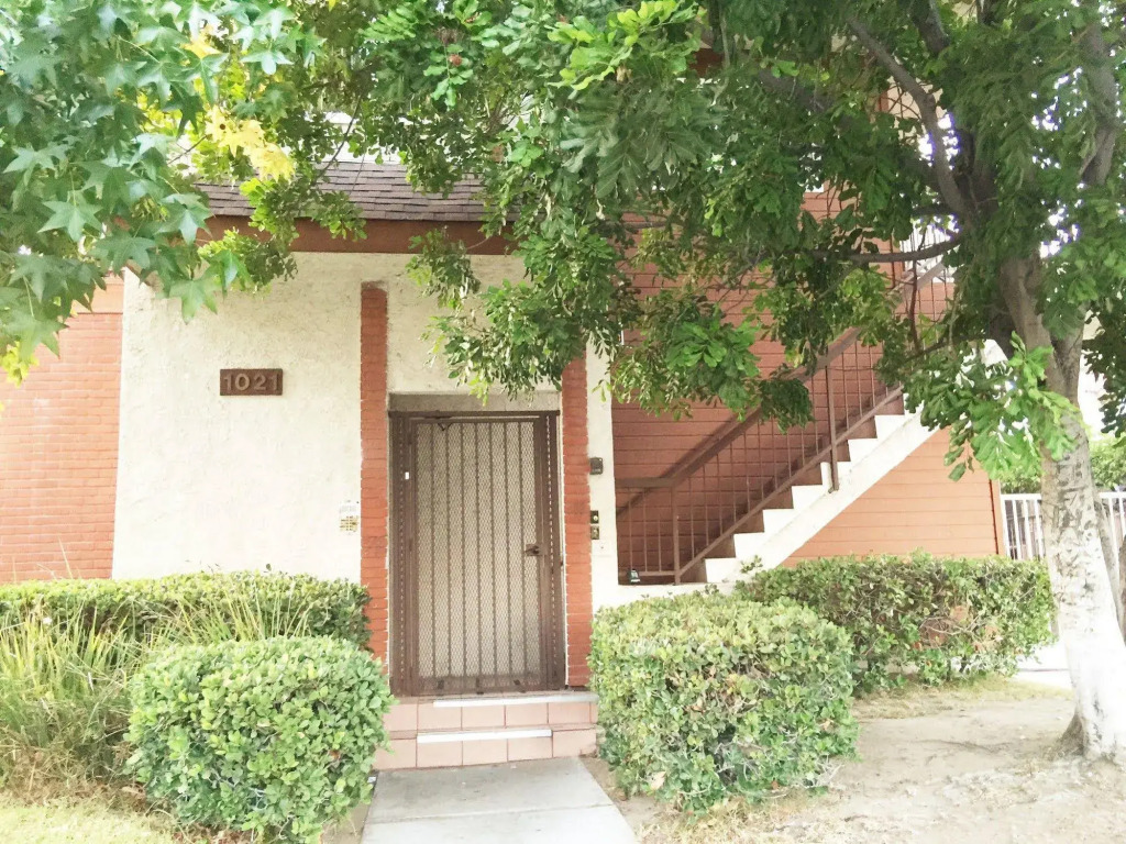 Fully Furnished Apartment in Glendale