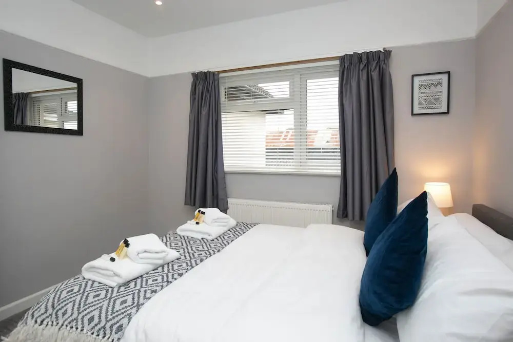 3 Bedroom House with Parking Bournemouth