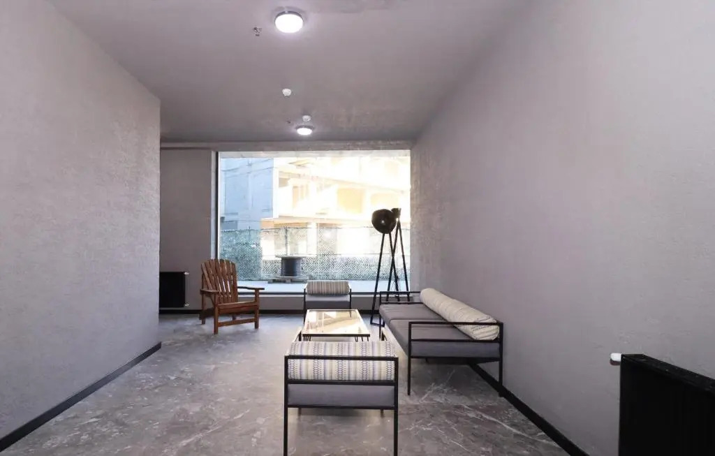 Joli s 2BR Apartment in Marshall project