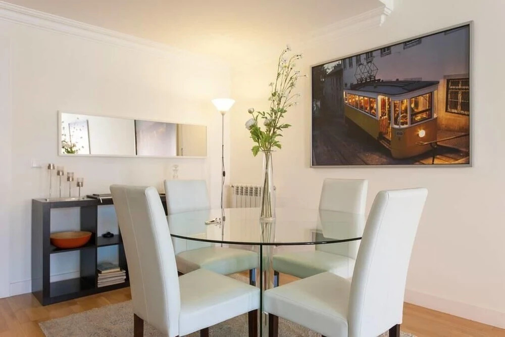 ALTIDO Spacious new 1-bed Apt w/ stunning view, 2mins from St George Castle viewpoint