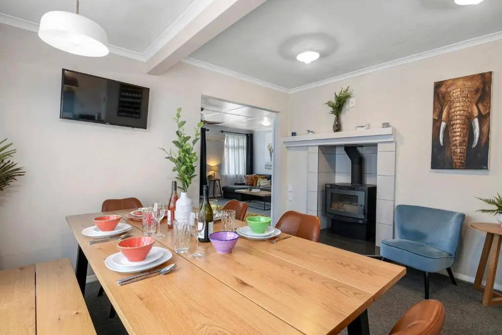 Bliss on Barratt - Blenheim Holiday Home