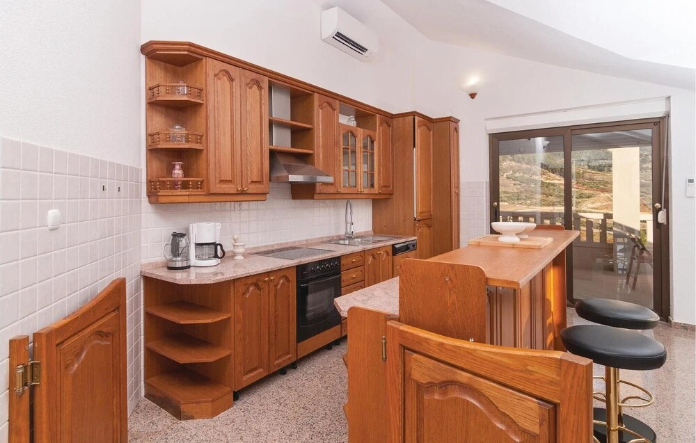 Awesome Apartment in Bol With 2 Bedrooms and Wifi