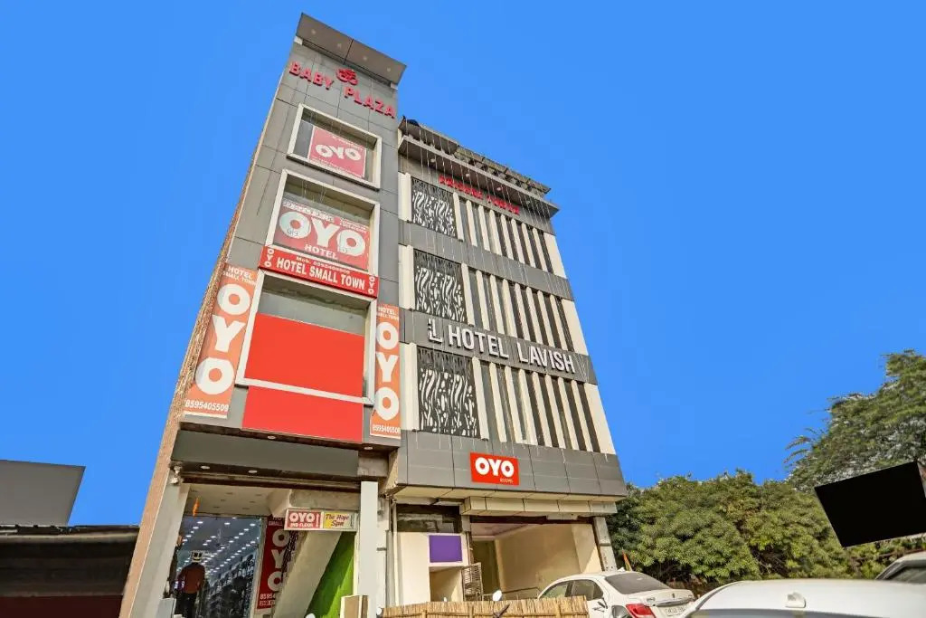 OYO Flagship 70247 Hotel Lavish