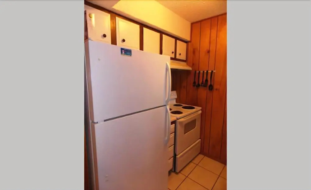 2nd floor Pompano Condo Near Beach by Redawning