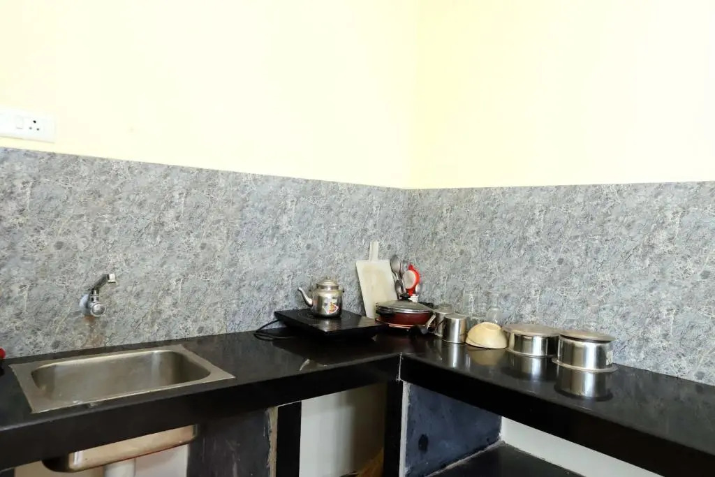 Morjim Sunset Hotel - 300 Meter to Morjim Beach with Pool & Kitchen Apartments