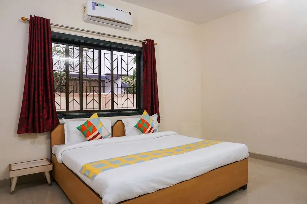 OYO 19648 Home Classy Stay Lonavala Wax Museum