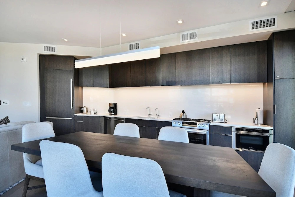 Ski In Out Modern 2BR Residence in Canyons Village