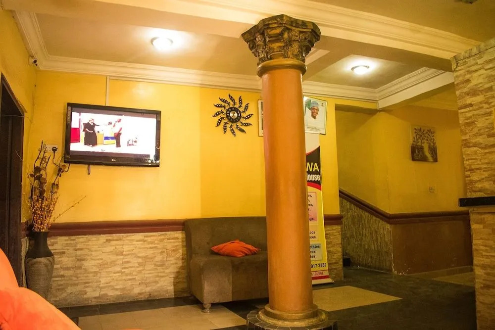 Adesuwa Royal Guest House Ketu