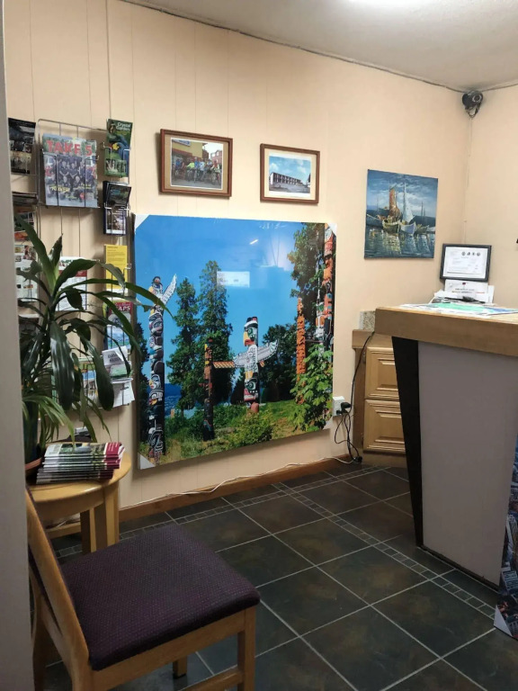 Holiday House Motel