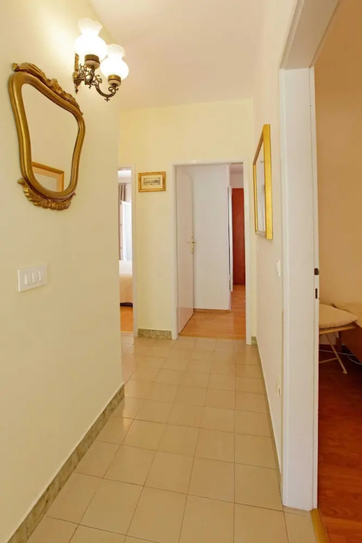 Sunshine Apartment Doda