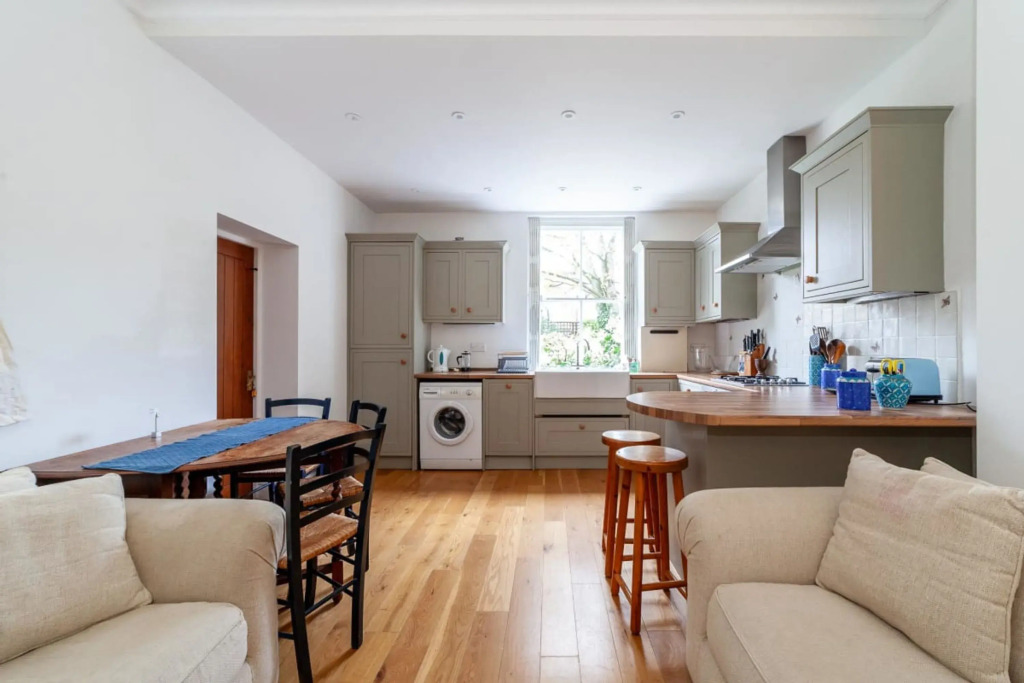 Cosy and Spacious Home