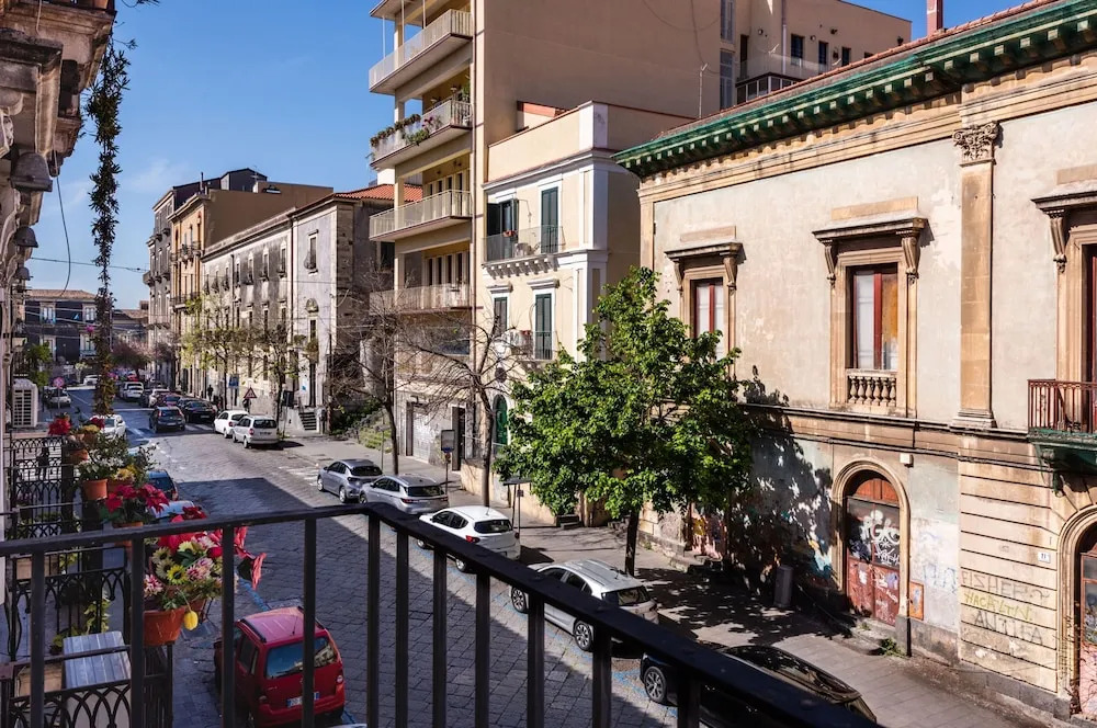 Maddalena Classic Apartment by Wonderful Italy