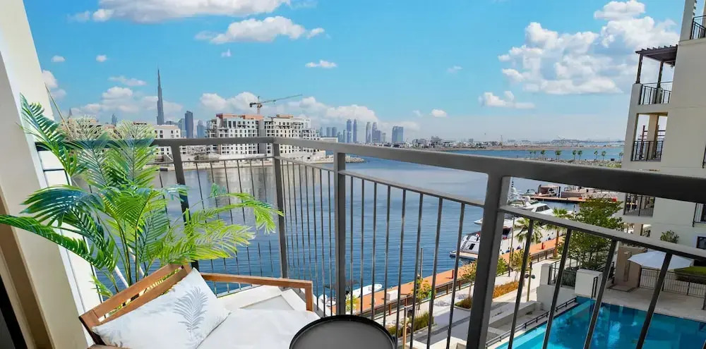 LUX  The Le Pont Sea View Suite
