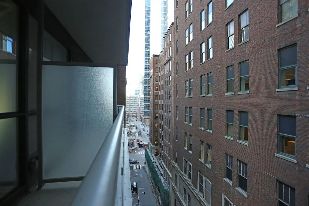 Marvelous 2 Bdrm in Downtown Toronto